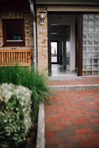 Exterior view, Panorama-Seeblick, Privater Steg, Balkon, Parkplatz in Plon