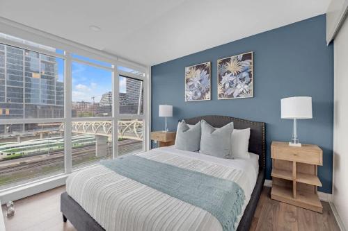 Spacious 3BR Condo w Patio & City Views