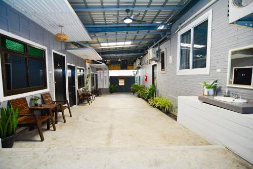 Eclipse Hostel and Bar 5