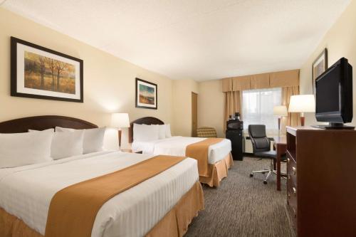 Standard Double Room with Two Double Beds - Non-Smoking image 4