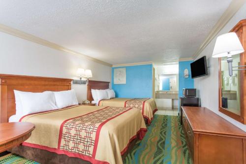 Days Inn by Wyndham Virginia Beach Town Center - image 2