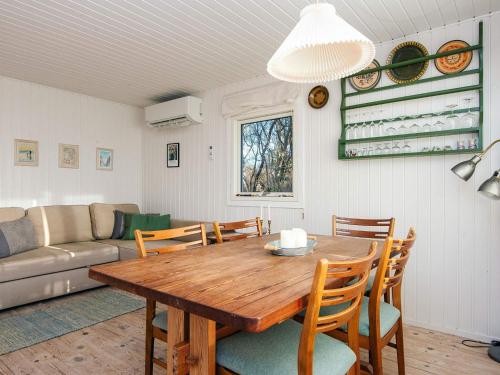 Comoditats, 4 person holiday home in Knebel in Knebel