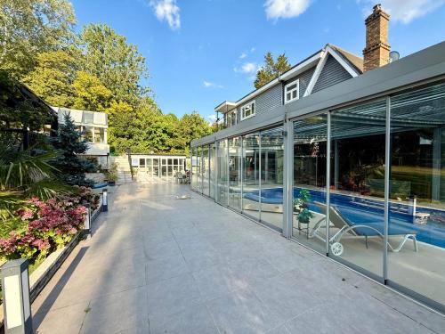 Bluebell House in Roydon