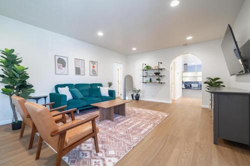 Urban 3BR 7-mins to Oakland Airport in 聖利安卓