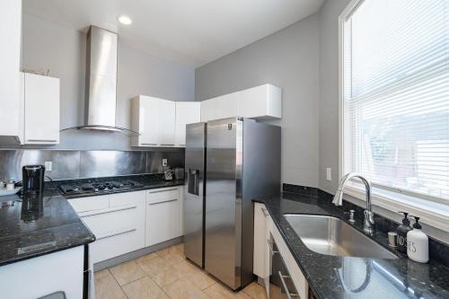 Urban 3BR 7-mins to Oakland Airport in 聖利安卓
