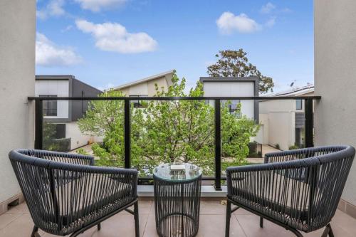 Kilátás, 3BR Family Home - Urban West Footscray Haven in West Footscray