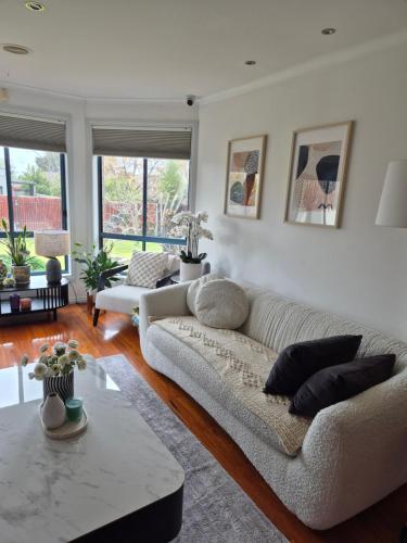 Venus Place 1 in Hillside