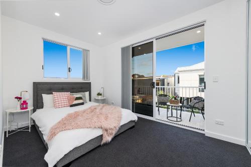 Stylish 3BR Home Walk to Cafes & Train in Camperdown