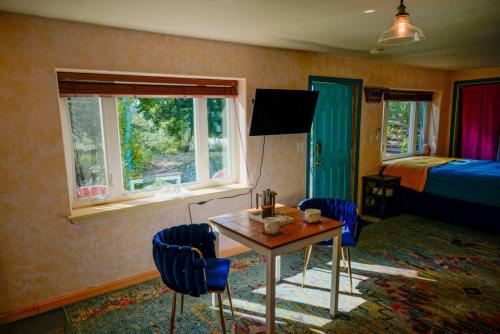 The Gold heart of Grass Valley w outdoor bathtub in 草谷