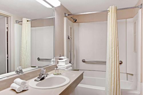Americana Inn & Suites Tampa (FL)