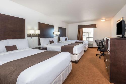 2 double beds