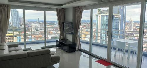 パタヤ Pattaya Beach View Talay 6 by AEGEAN Suite Condo 4つ星 ホテル ロビー