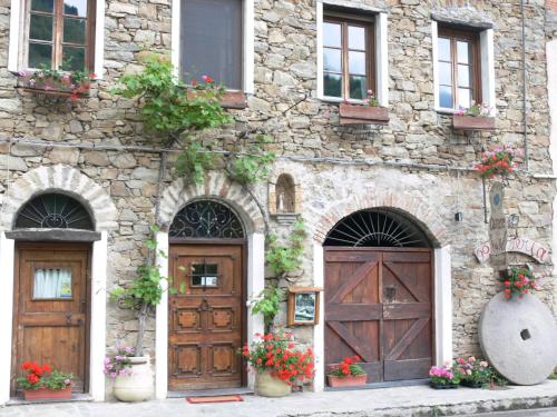  Il Cappellaio Matto in Montalto Ligure
