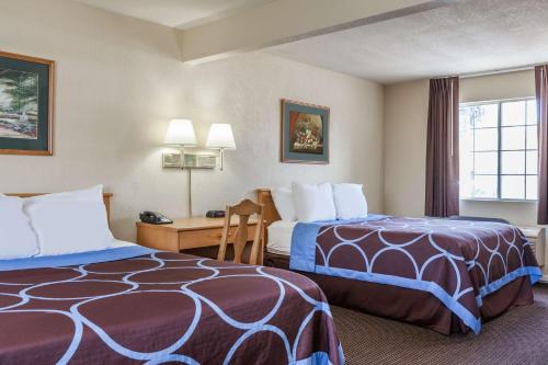 Hotel Rose Garden Set in a prime location of San Jose (CA), Hotel Rose Garden puts everything the city has to offer just outside your doorstep. The hotel offers a wide range of amenities and perks to ensure you have a 