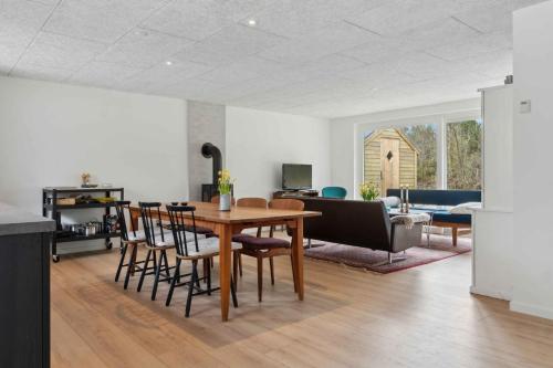 Comoditats, Holiday Home In 1St Row By The Limfjord in Thyholm