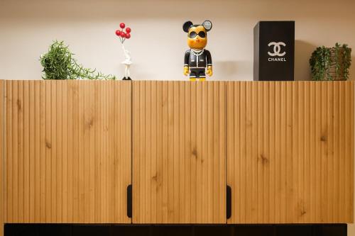 Charming getaway in Le MARAIS - OBERKAMPF working & living - image 11
