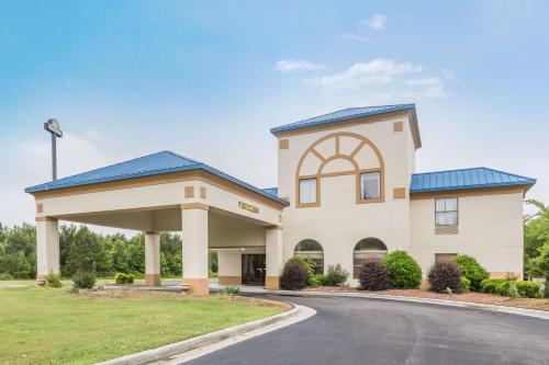 Days Inn By Wyndham Selma Photo 36