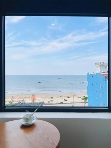 Vươn Ra Biển Lớn Hotel (Vuon Ra Bien Lon Hotel) in ชายหาดเทียนกัม