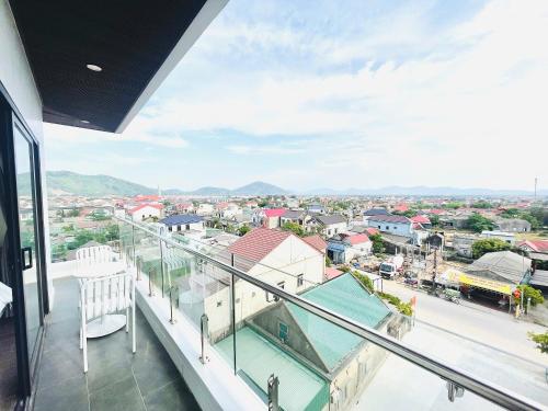 Vươn Ra Biển Lớn Hotel (Vuon Ra Bien Lon Hotel) in ชายหาดเทียนกัม