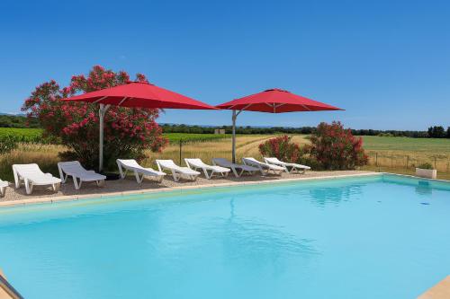 Peldbaseins, Mas 9 Personnes avec piscine in Jonquieres (Provence-Alpes-Cote d'Azur)