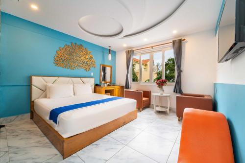 room detail thumbnail 1
