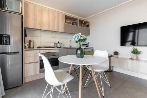Waters Edge Apartments by Propr - image 3