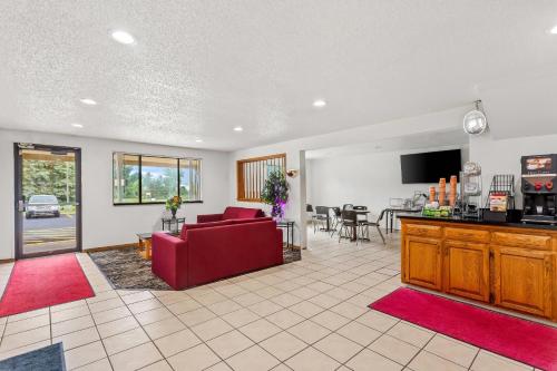 Quality Inn & Suites Howe - Sturgis - 로비