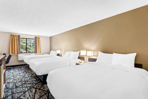 2 double beds