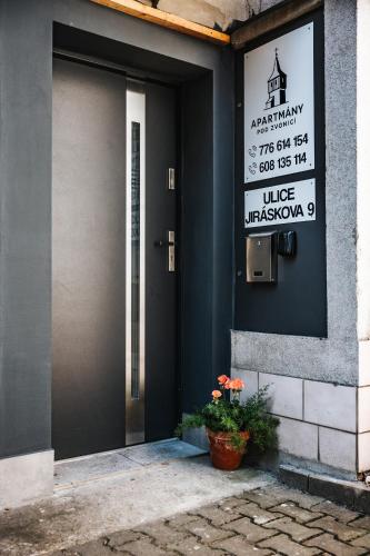 ทัศนียภาพภายนอกโรงแรม, Apartmány pod zvonicí (Apartmany pod zvonici) in ฮรอนนอฟ
