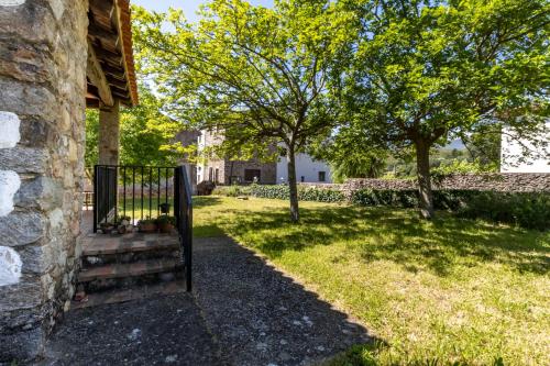Can Cardina - Casa con jardín cerca de Francia (Can Cardina - Casa con jardin cerca de Francia) in Massanet de Cabrenys