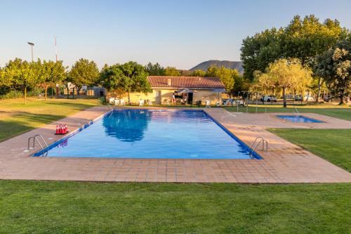 Can Cardina - Casa con jardín cerca de Francia (Can Cardina - Casa con jardin cerca de Francia) in Massanet de Cabrenys