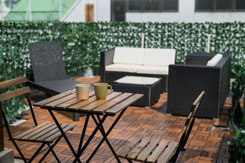 2 Floors for Rent,Max 11 People,Straight to Tokyo Shinjuku, Akihabara, Ueno, Asakusa,4 Min Walk to Asakusabashi Station,Spacious 96m2 plus Roof Balcony
