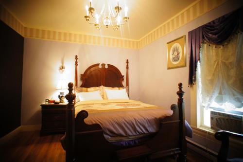 Inn on Frederick - Tap to explore photos