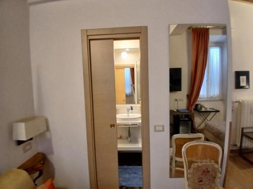 Excellent Trinity Rooms – Rome