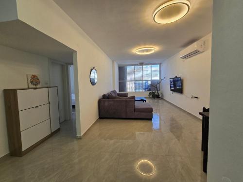 GK Apartments Urban Comfort Balfour in Bat Yam