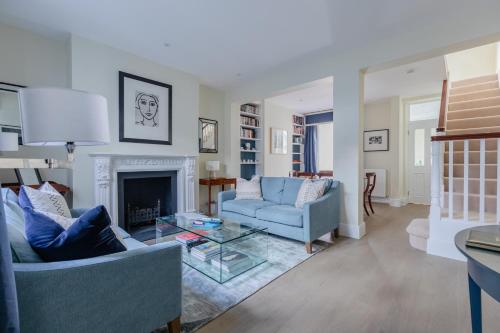 Refined 2BD Flat Between Westminster and Chelsea - image 13
