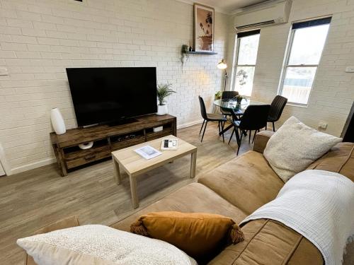 Stylish 3 Bedroom Apartment - South Hedland near Port Hedland nemzetközi repülőtér