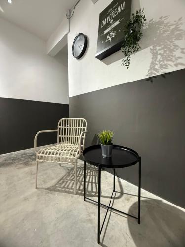URBAN MONO STUDIO for 2Pax -9Min to PasarPayang-MayangMall-Drawbridge in Kuala Terengganu