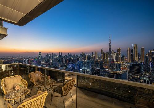 Royal Vista at Nobles Tower - Luxury 4BR Apartment in Business Bay Dubai City Views -, Дубай