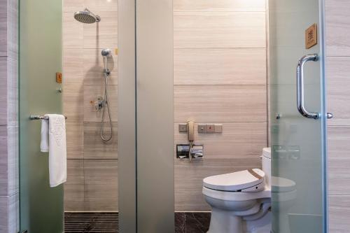 Jinling Grand Hotel - image 2