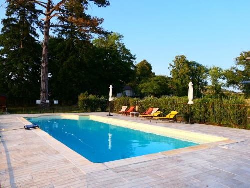 Peldbaseins, Les Croisettes in Saint-Martin-du-Tartre
