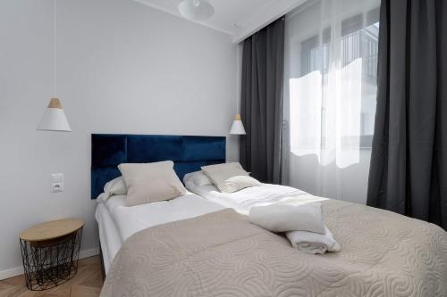 Tasteful Apartment Near Centennial Hall by Noclegi Renters - image 5