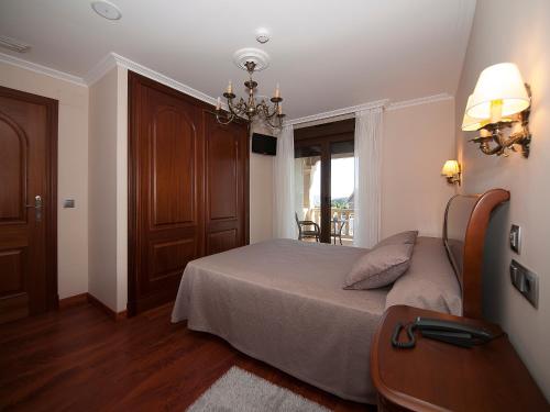 Pensión Residencia A Cruzán - image 2