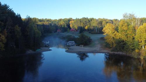 Lake Taureau Shore - Le Grand Manitou in 聖米歇爾德聖