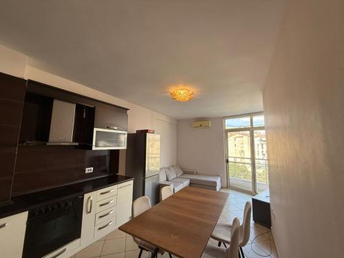 Zoja Apartament, Tirana