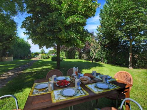 حديقة, Apartment in Tuscany near Lake Trasimeno in Fasciano