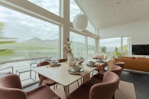 Ympäristö, Hotel Vík - 3 BR Wellness Townhouses with Sauna, Jacuzzi & Panoramic Views (Hotel Vik - 3 BR Wellness Townhouses with Sauna, Jacuzzi & Panoramic Views) in Gjogv