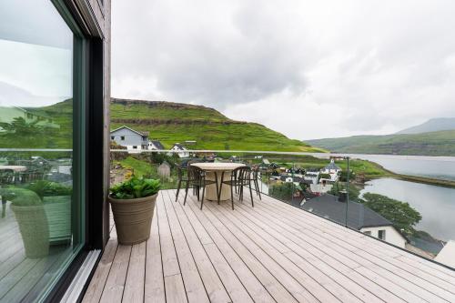 Näkymä, Hotel Vík - 3 BR Wellness Townhouses with Sauna, Jacuzzi & Panoramic Views (Hotel Vik - 3 BR Wellness Townhouses with Sauna, Jacuzzi & Panoramic Views) in Gjogv