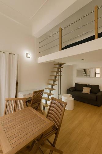 Studio Rénové et Cosy, Vieux Nice, Place Iconique