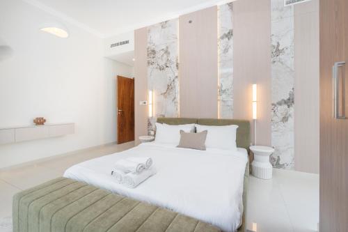 Amal أمل Cozy City Apt 3BD with balconies, 1 min walk to Dubai Mall- Dar Samita Holiday Homes, Дубай